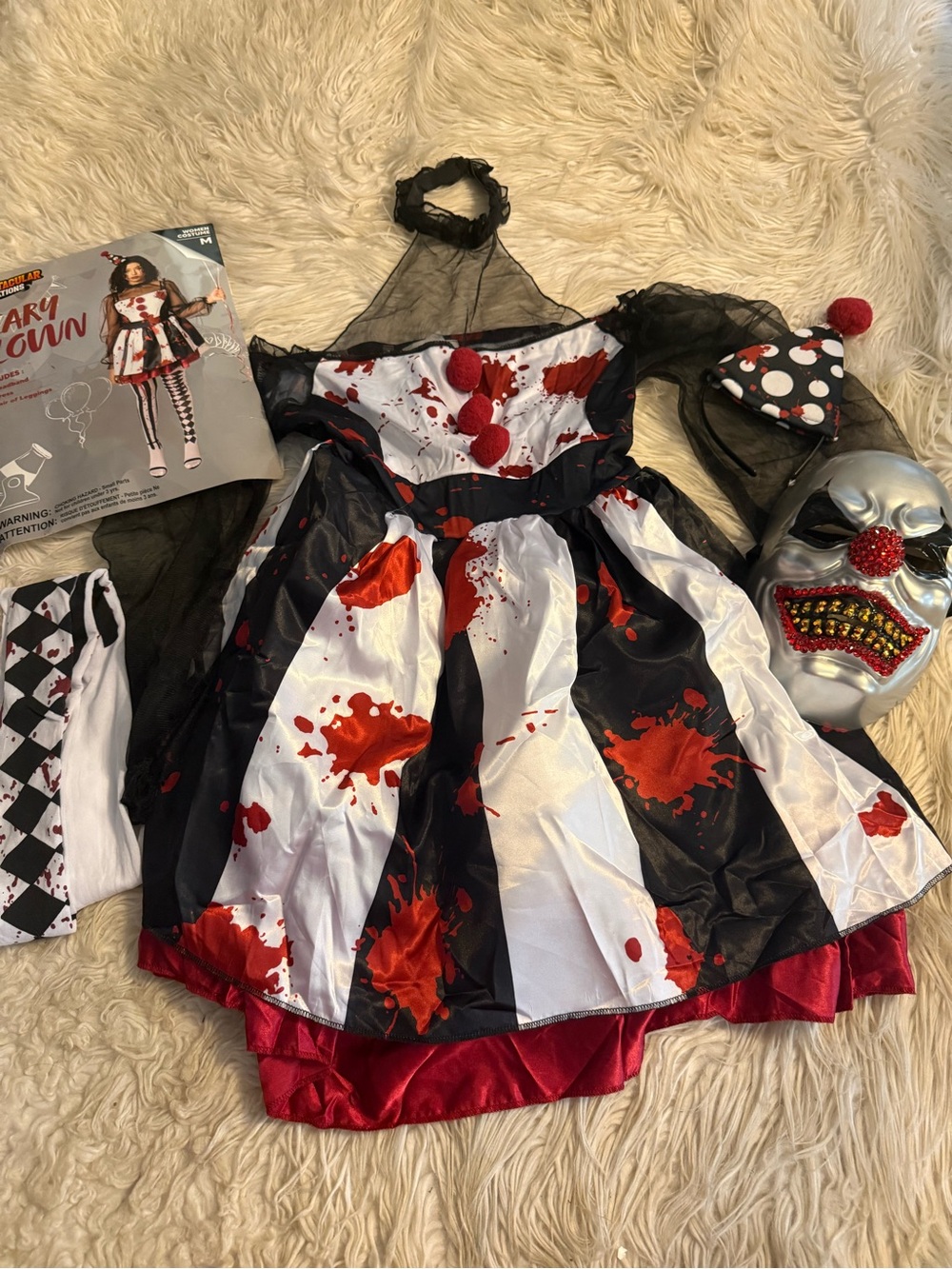 Women’s scary clown costume (D14)